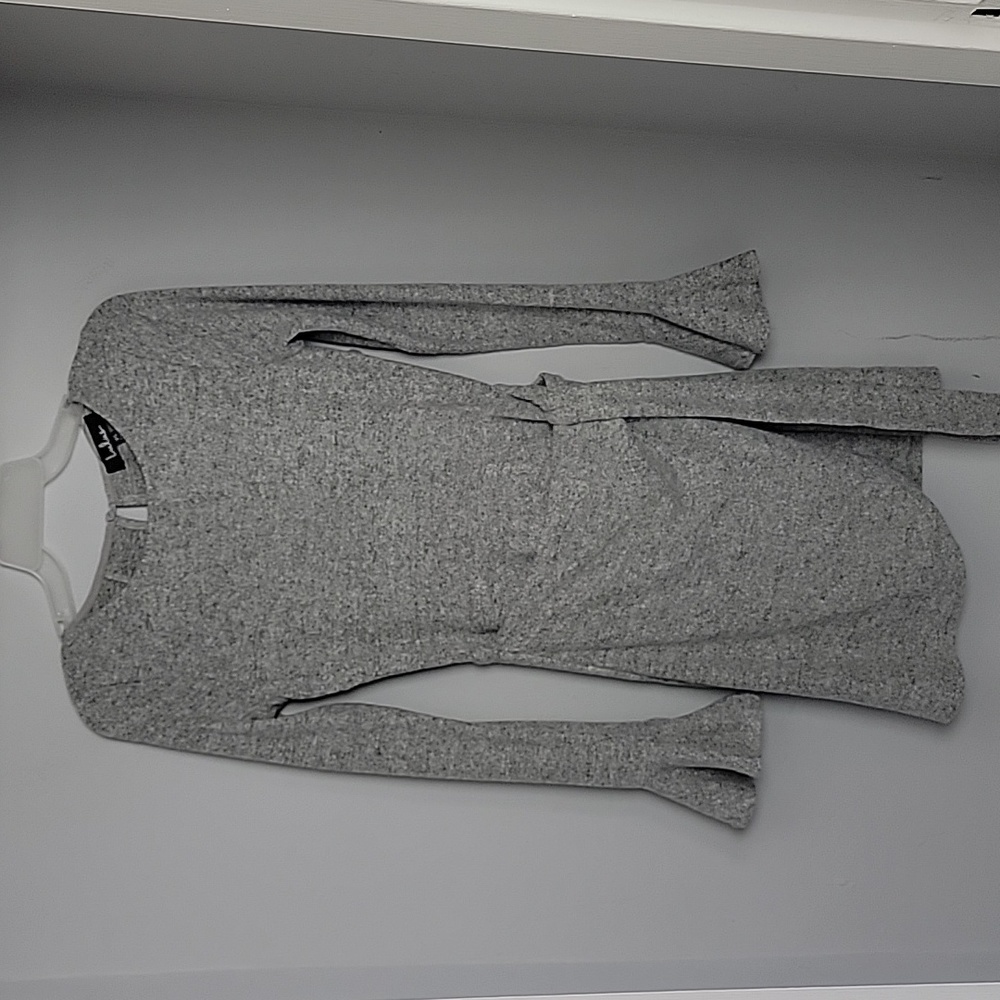 Women's Lulu's dress - Picture 2 of 13